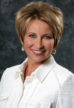 Photo of Lori Hogan