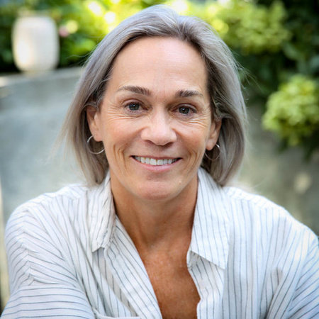 Photo of Deborah Schneider