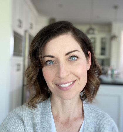 Photo of Ashley Spires