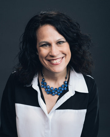 Photo of Lynn Cowell