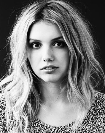 Photo of Hannah Murray