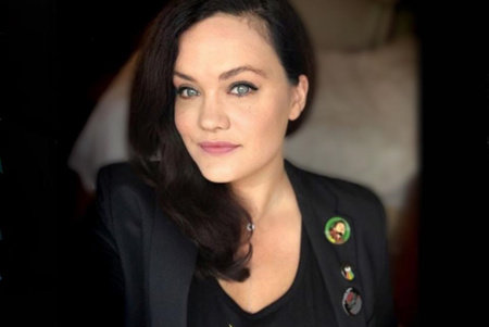 Photo of Amanda Deibert