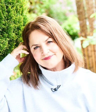 Photo of Ruth Jones