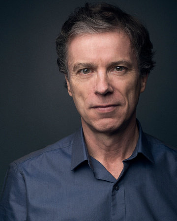 Photo of Simon Vance