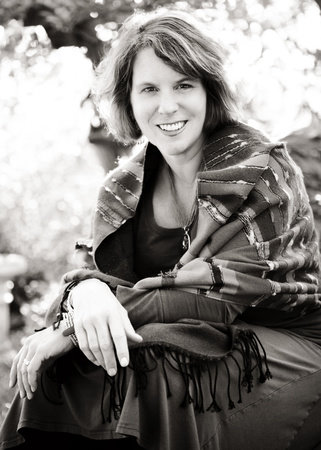 Photo of Holly Robinson