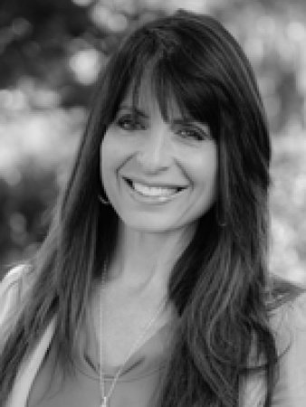Photo of Lisa Bevere